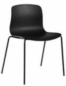 Chaise empilable About a chair AAC16 / Plastique & pieds métal - Hay noir en métal