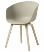 Chaise About a chair AAC22 / Plastique & chêne verni mat - Hay vert en plastique