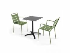Ensemble table de jardin stratifié foncé et 2 fauteuils vert cactus
