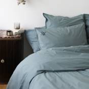 Parure de lit brodée en lin bleu 260x240