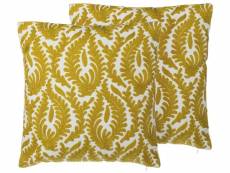 Lot de 2 coussins en coton avec motifs brodés jaunes 45 x 45 cm primula 204266