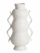 Vase Eve Triple Bulb / Anses en forme de mains - Jonathan Adler blanc en céramique