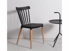 Kosmi - chaise noire style scandinave à barreaux modèle pop avec coque en résine noire et pieds en bois naturel