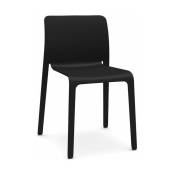 Chaise en polypropylene noire First - Magis